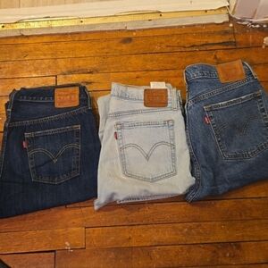 Levis  Bumdle Of 3  Size 29